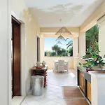 Villa La *