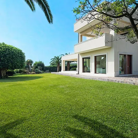 Villa La *